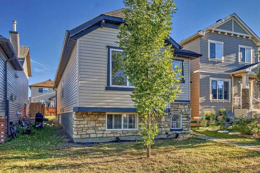211 Saddlebrook Way Northeast, Calgary – Residential Detached Listing Photo 2