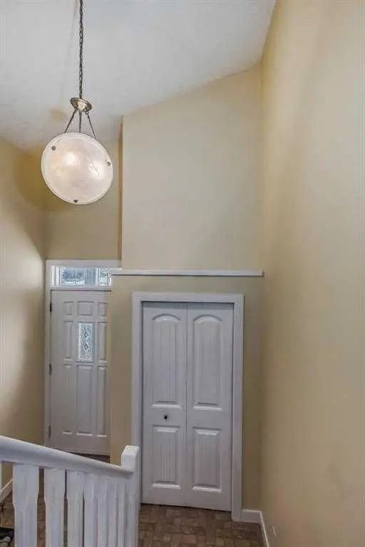 211 Saddlebrook Way Northeast, Calgary – Residential Detached Listing Photo 3