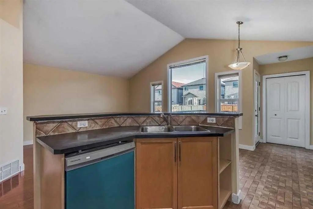 211 Saddlebrook Way Northeast, Calgary – Residential Detached Listing Photo 9