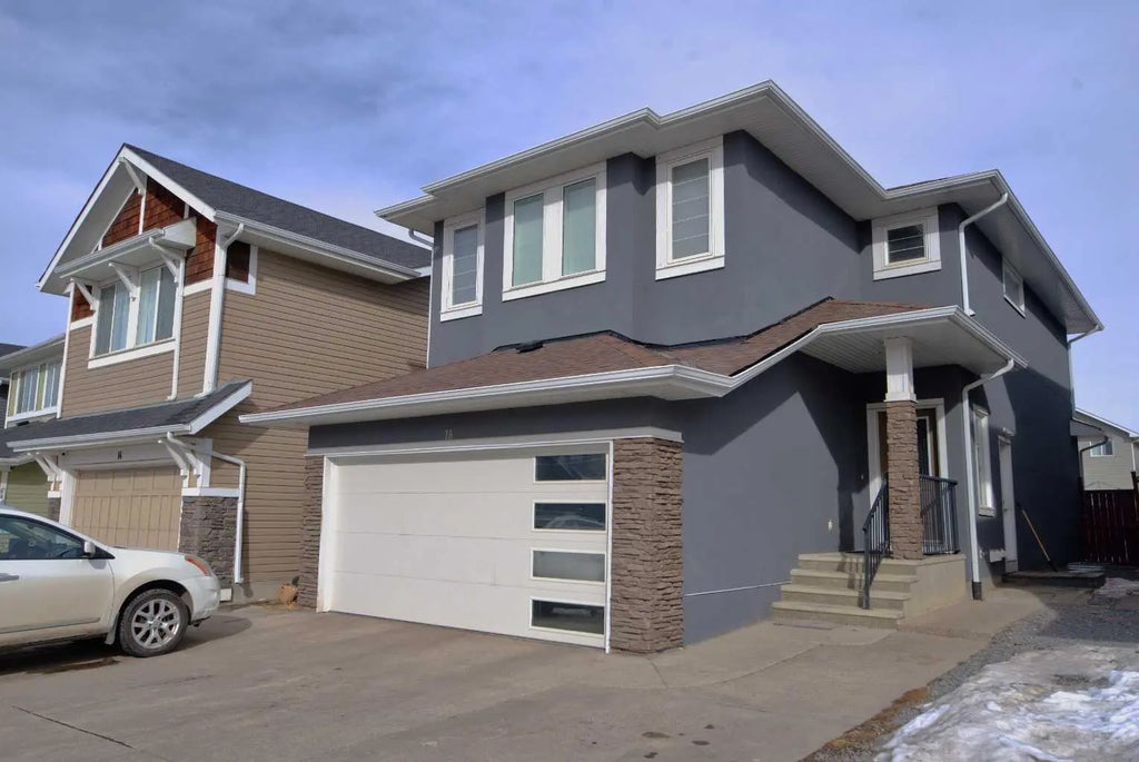 18 Redstone Manor NE, Calgary