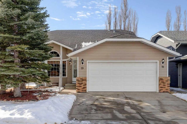 Airdrie Home for Sale: Residential Listing in Edgewater