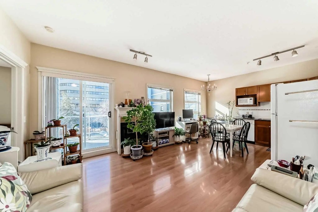 209, 333 Riverfront Avenue Se, Calgary