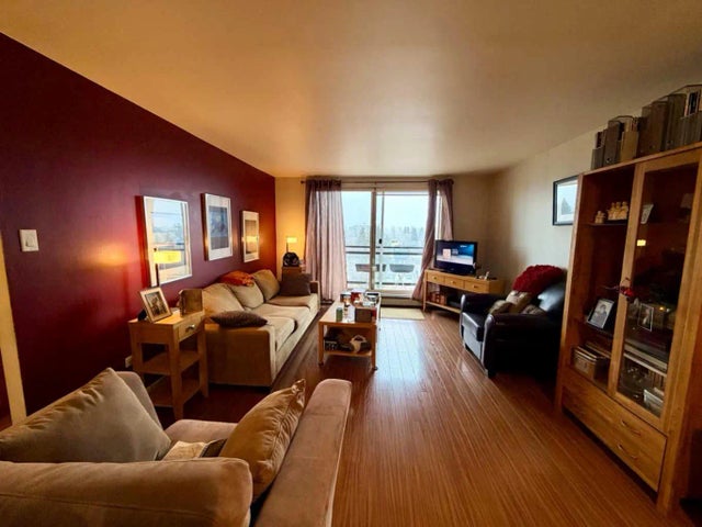 702, 1022 16 Avenue Nw, Calgary