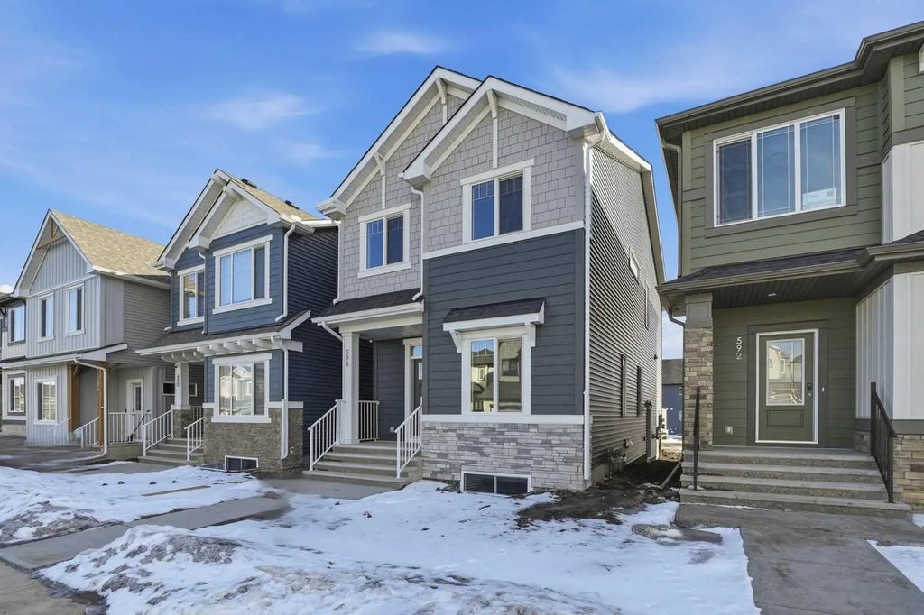 596 Buffaloberry Manor Se, Calgary
