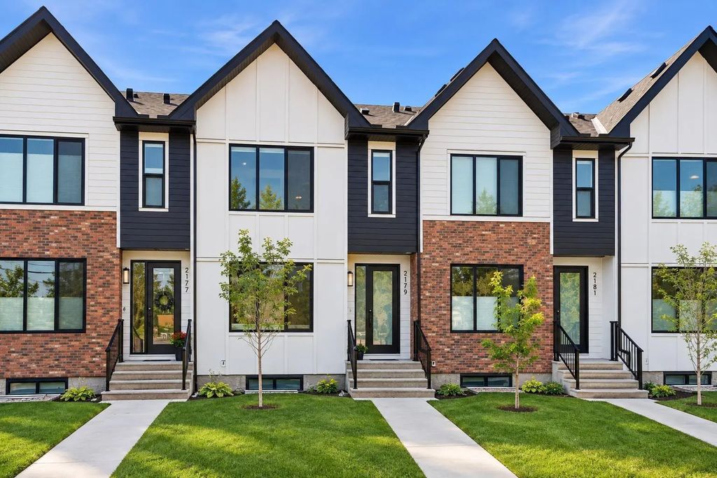 2179 49 Avenue Sw, Calgary