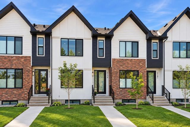 2179 49 Avenue Sw, Calgary