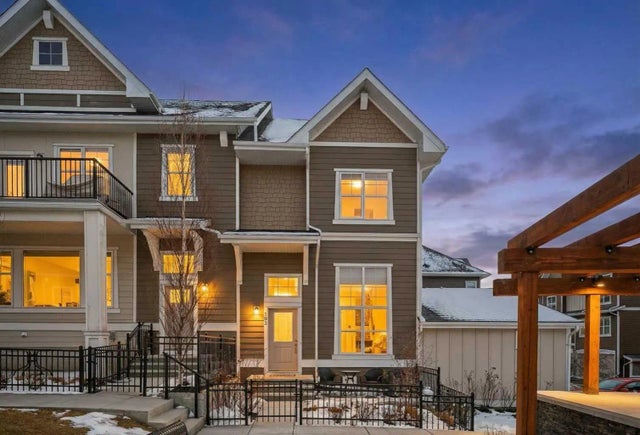 Calgary Home for Sale: Residential Listing in Cranston