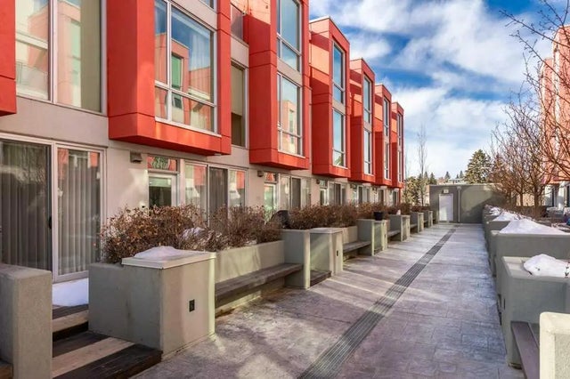 203, 2717 17 Street Sw, Calgary