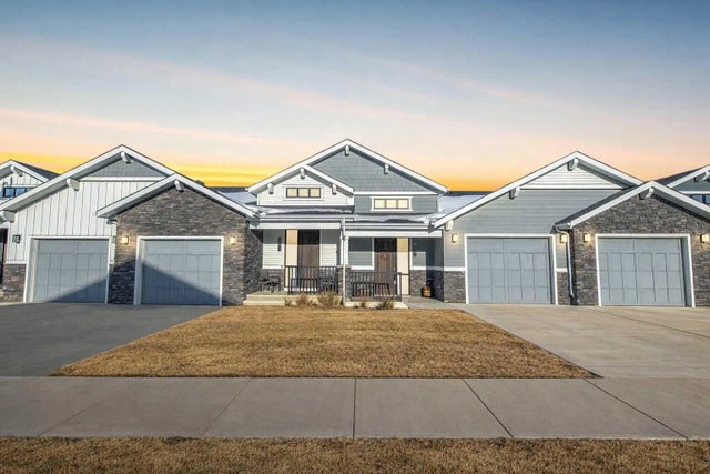 12572 Crestmont Boulevard Sw, Calgary