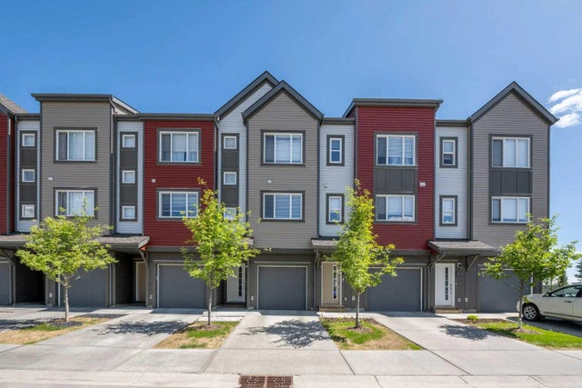 100 Copperstone Villas Se, Calgary