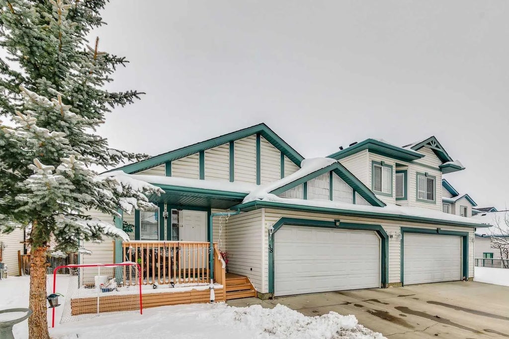 38 Canoe Square Sw, Airdrie