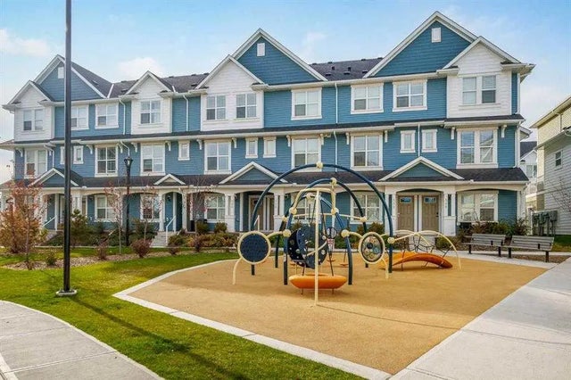 505 Copperstone Manor Se, Calgary