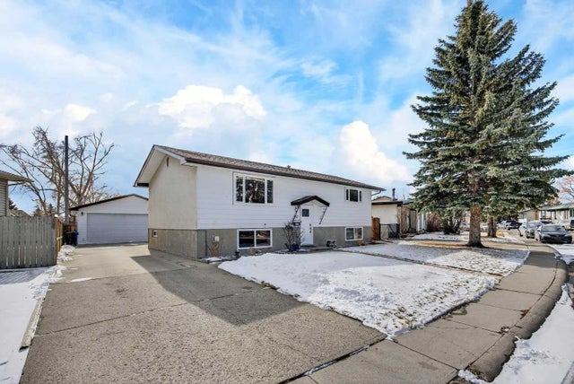 152 Maddock Way Ne, Calgary