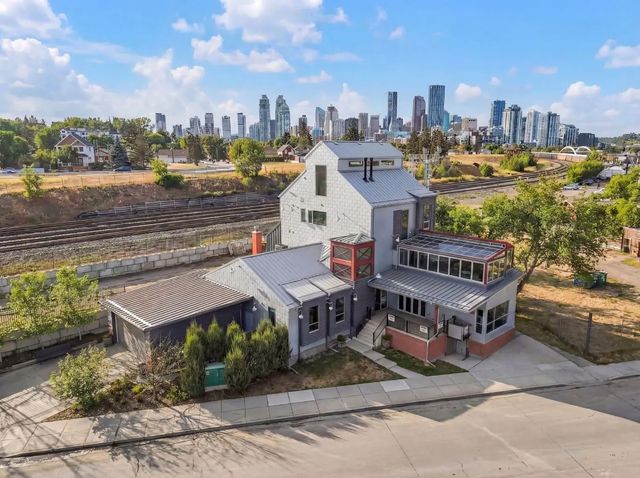1015 11 Street Se, Calgary