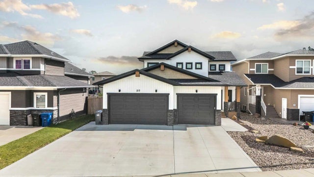 37 Arrowowood Close , Blackfalds