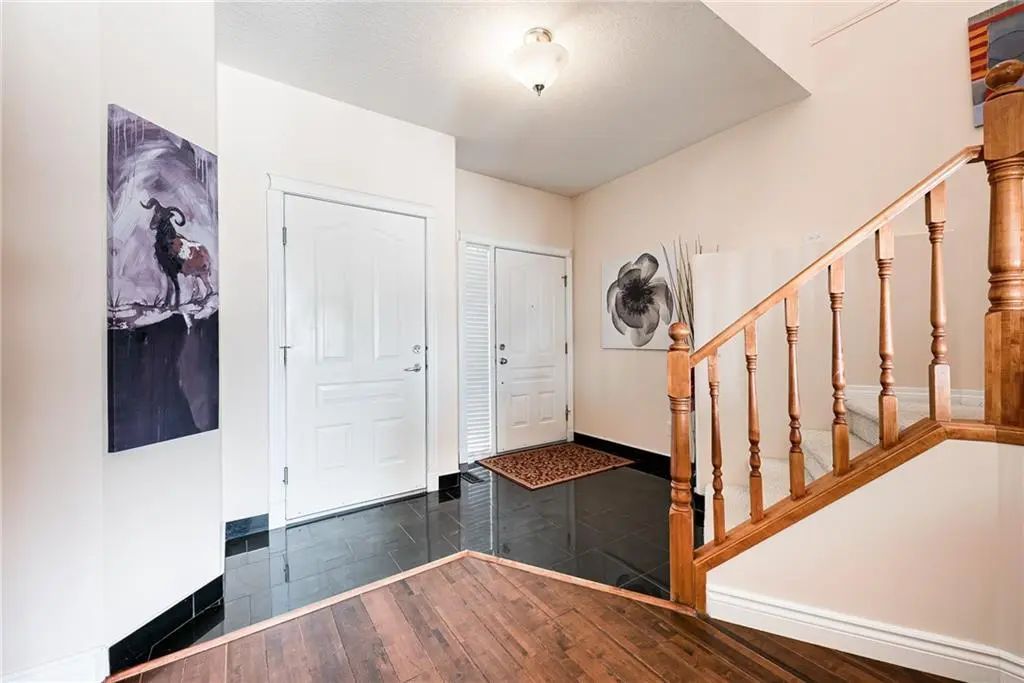 144 Rocky Vista Terrace Northwest, Calgary – Residential Row/Townhouse Listing Photo 3