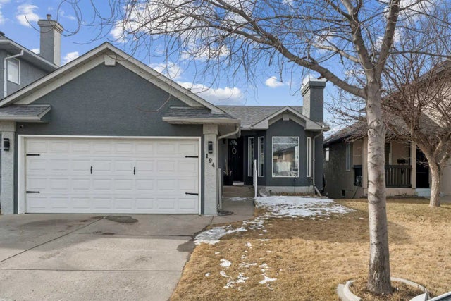 194 Martinglen Way Ne, Calgary