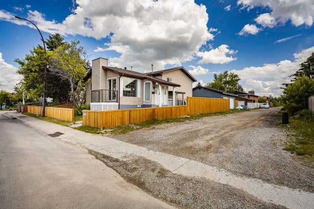 140 Whitworth Way , Calgary