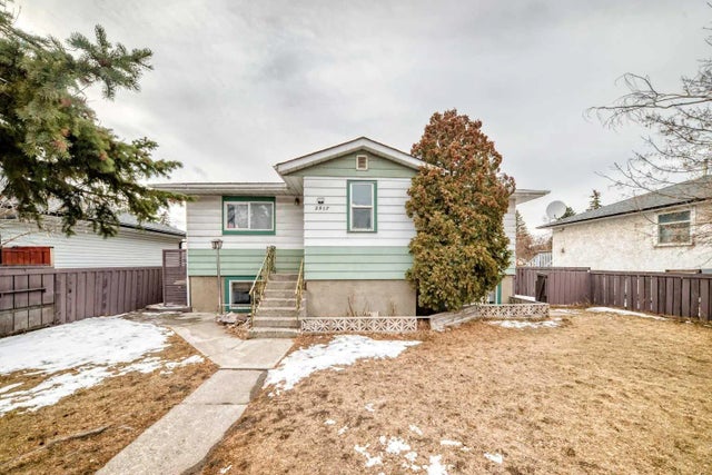 2517 36 Street Se, Calgary