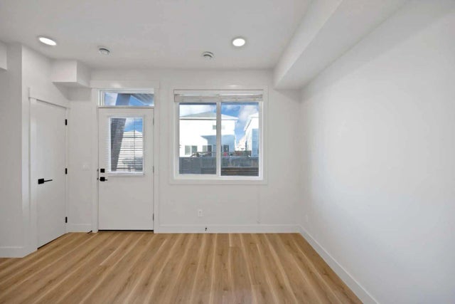 112, 10060 46 Street Ne, Calgary