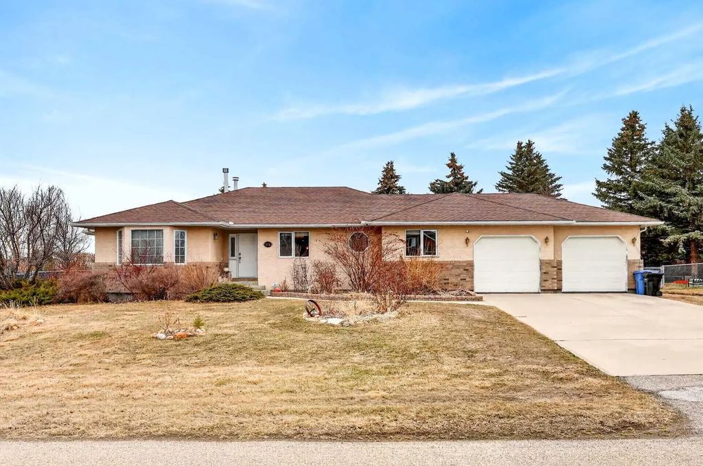 1124 Gleneagles Drive , Carstairs