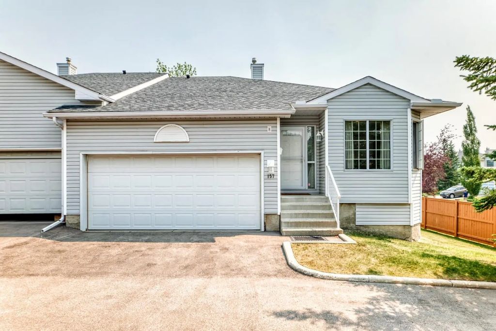 157 Hawkstone Manor Nw, Calgary