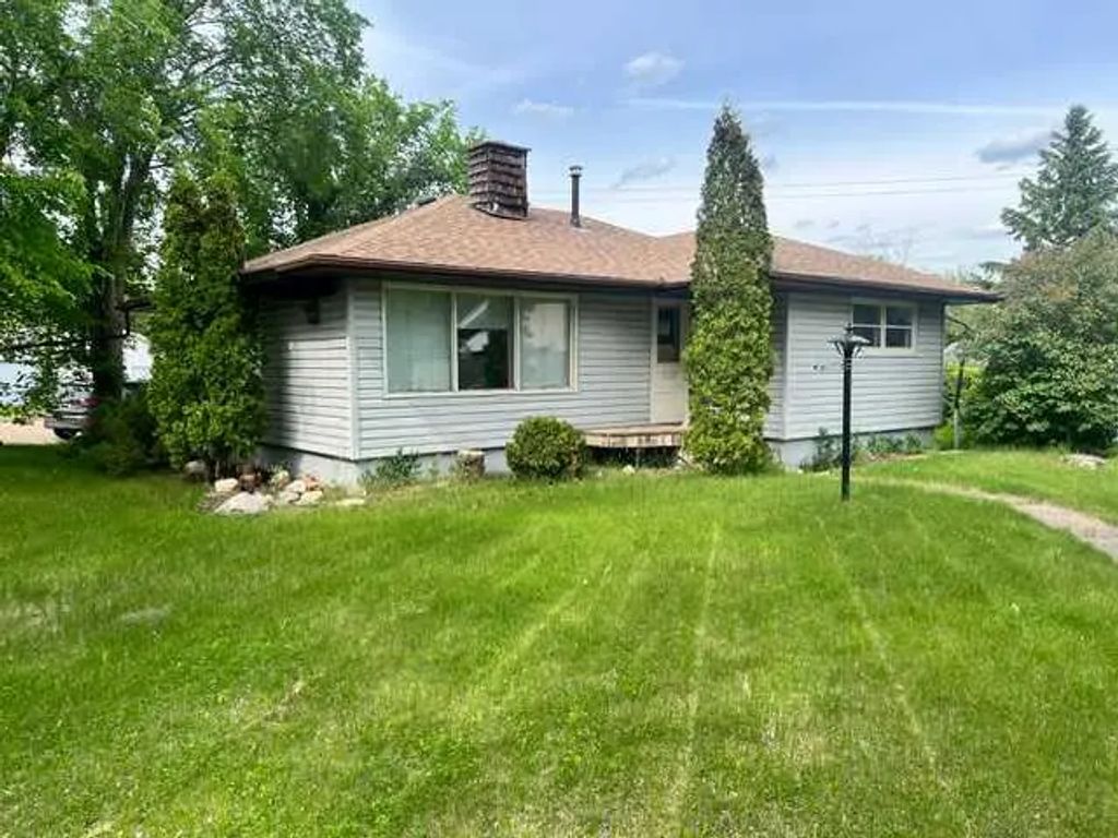 5117 49 Avenue , Forestburg