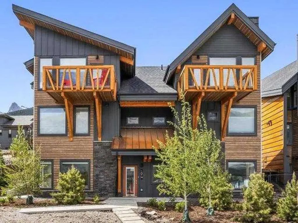 202k 209 Stewart Creek Rise , Canmore