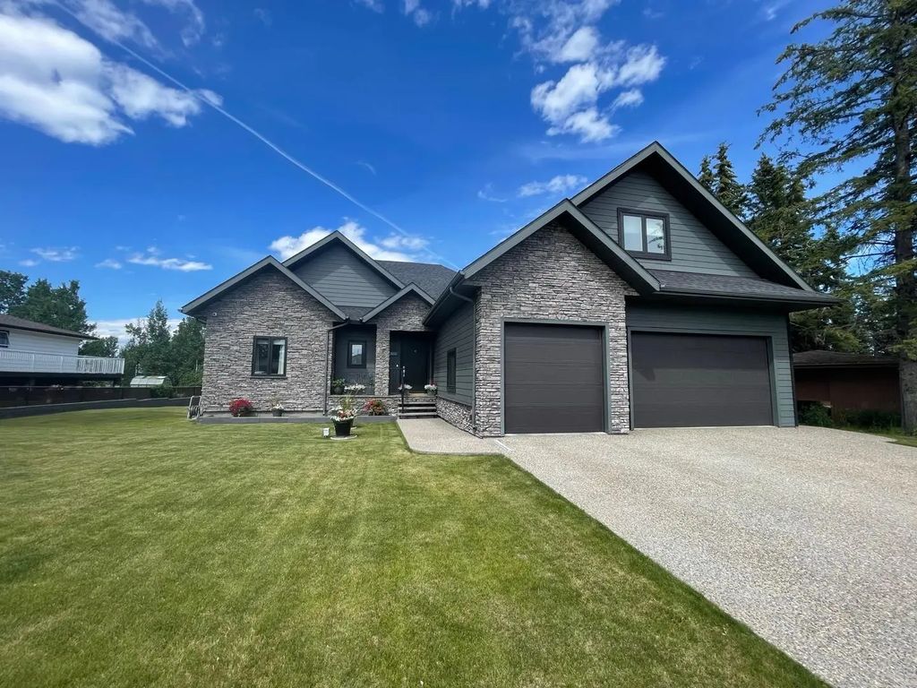 4714 Sakwatamau Drive  , Whitecourt