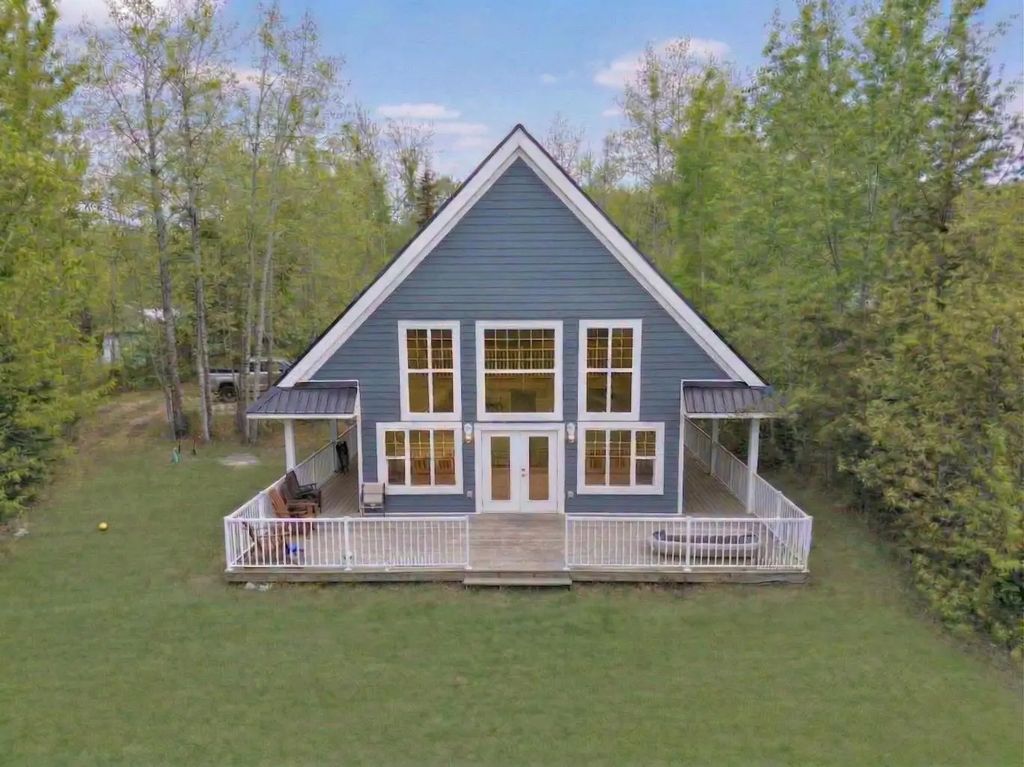 151 Peace River Avenue  , Joussard
