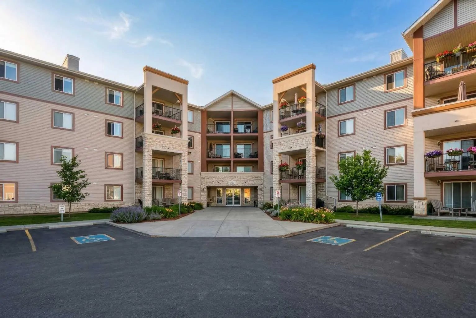 Photo of Listing #A2297369