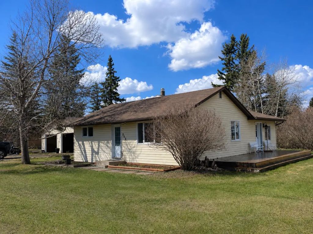 202 1st Street West  , Lashburn