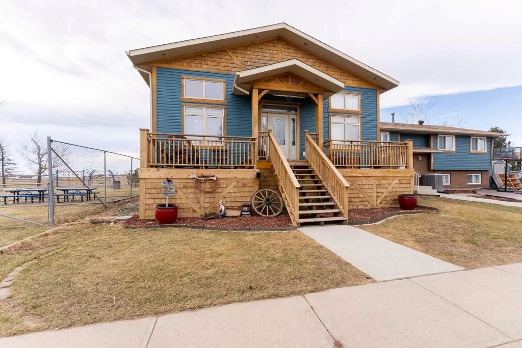 4330 4 Avenue S, Fairview (Hamlet)