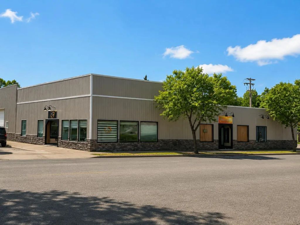 5203 51 Avenue , Camrose