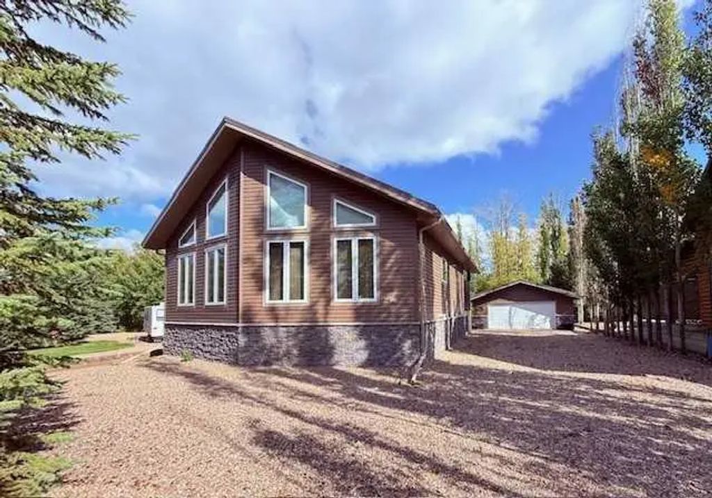 114 Deerland Road , Lac Des Iles