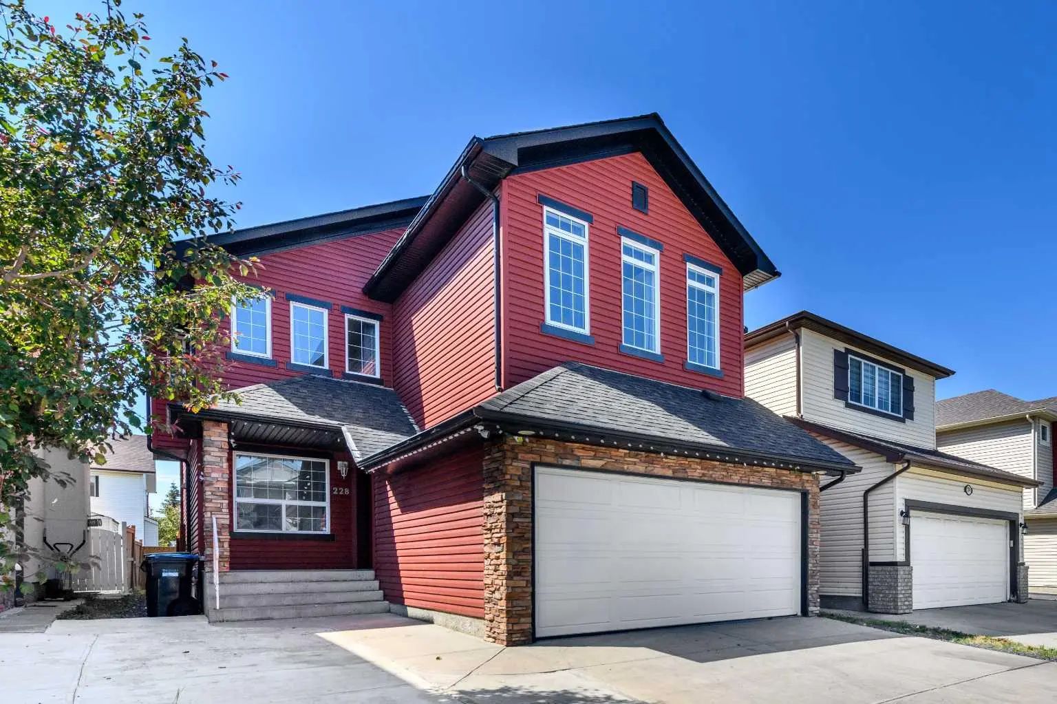 228 Saddlecrest Way Northeast, Calgary – Residential Detached Listing Photo 2