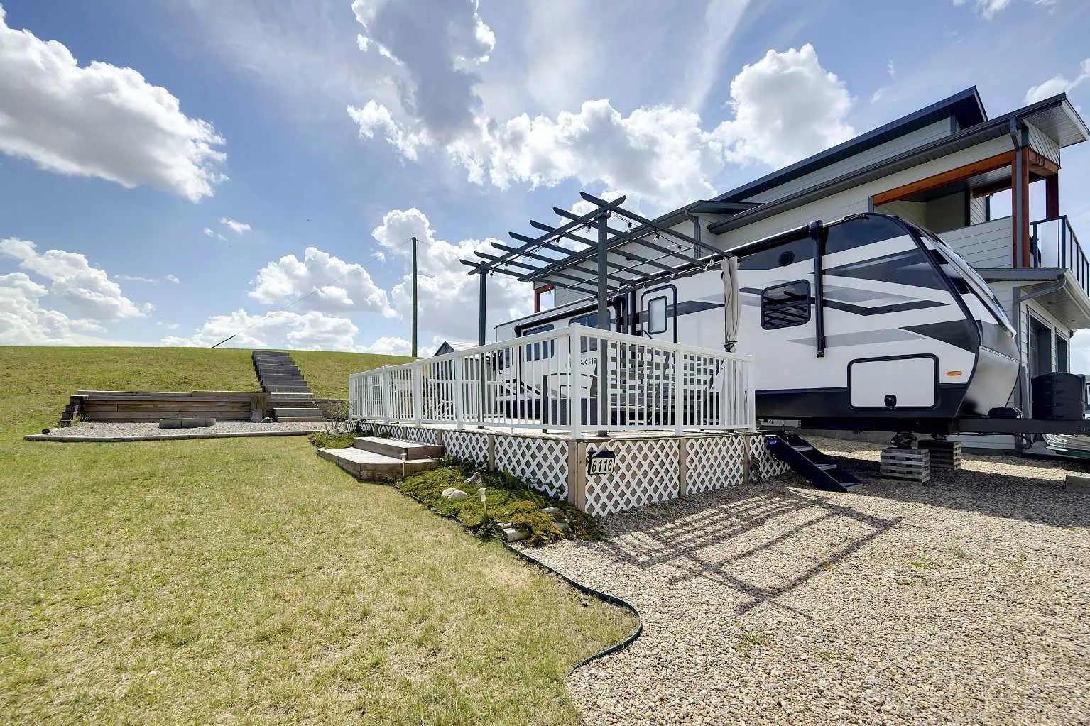 Photo of Listing #A2300375