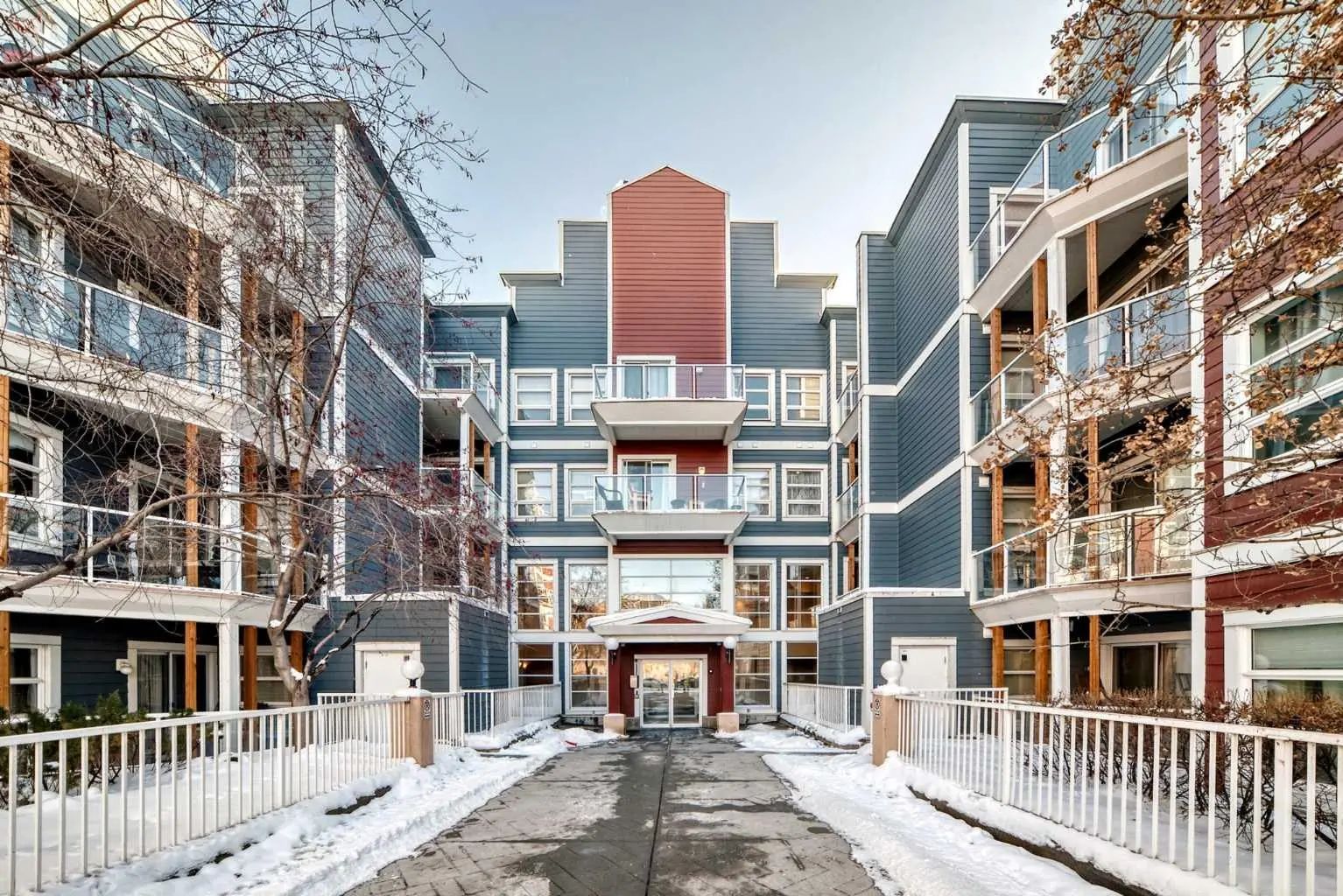 209 333 Riverfront Avenue Southeast, Calgary – Residential Apartment Listing Photo 2