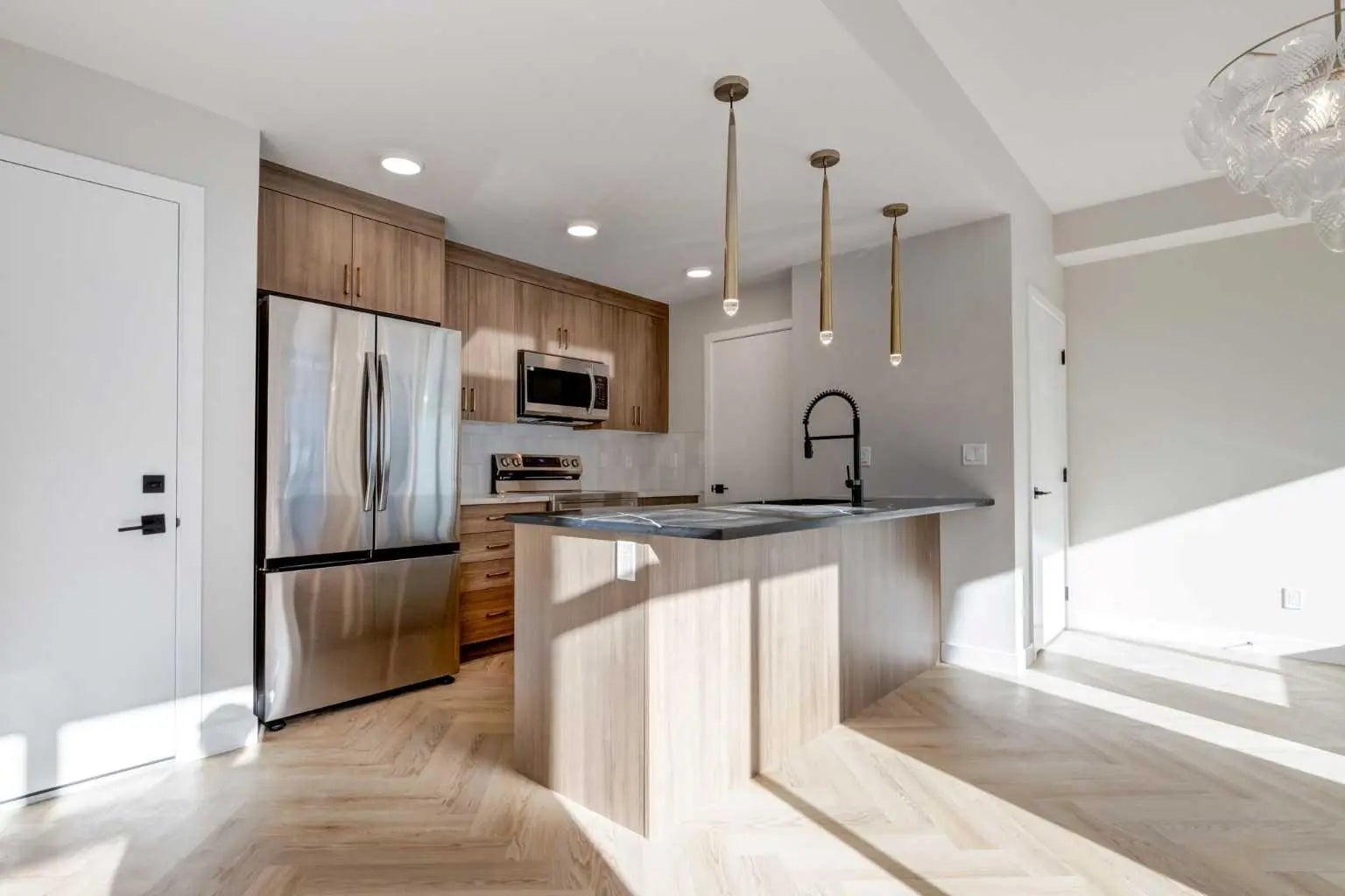 Photo of Listing #A2300574