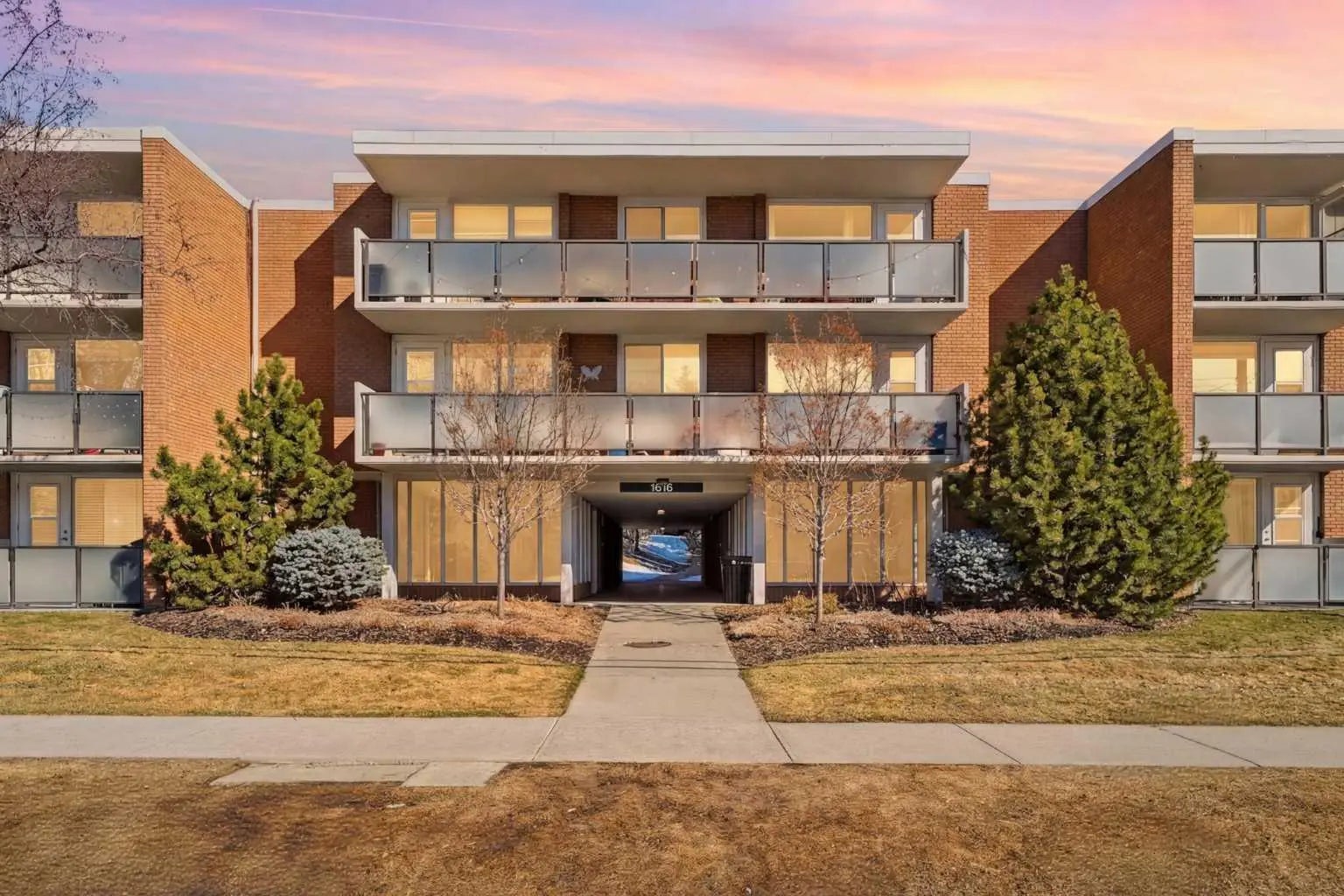 Photo of Listing #A2300577