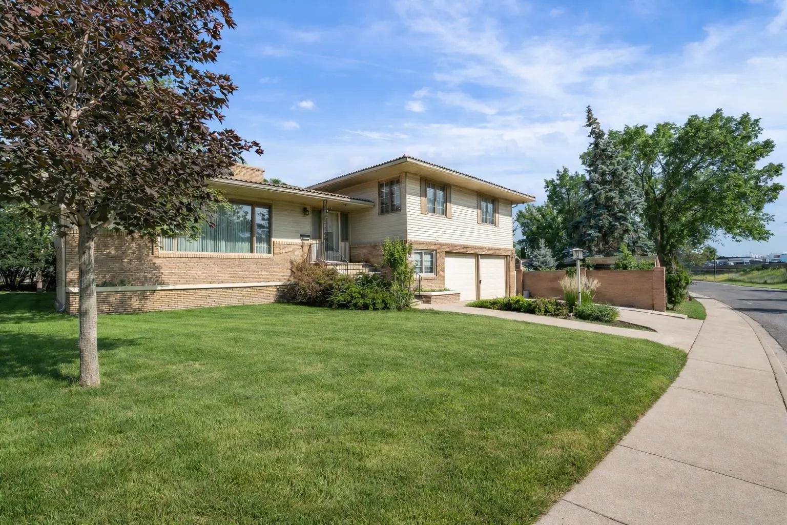 Photo of Listing #A2300716