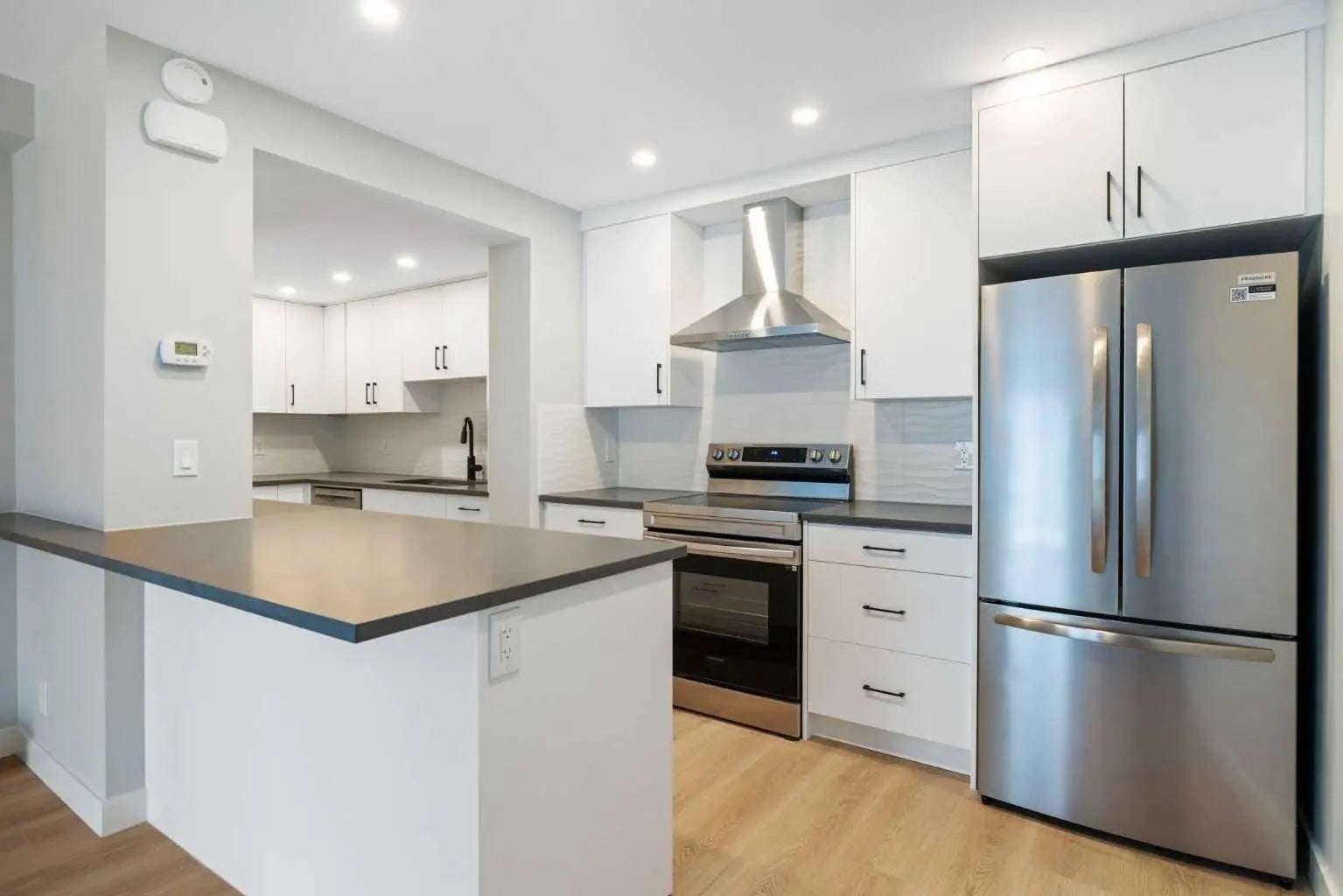 Photo of Listing #A2300746