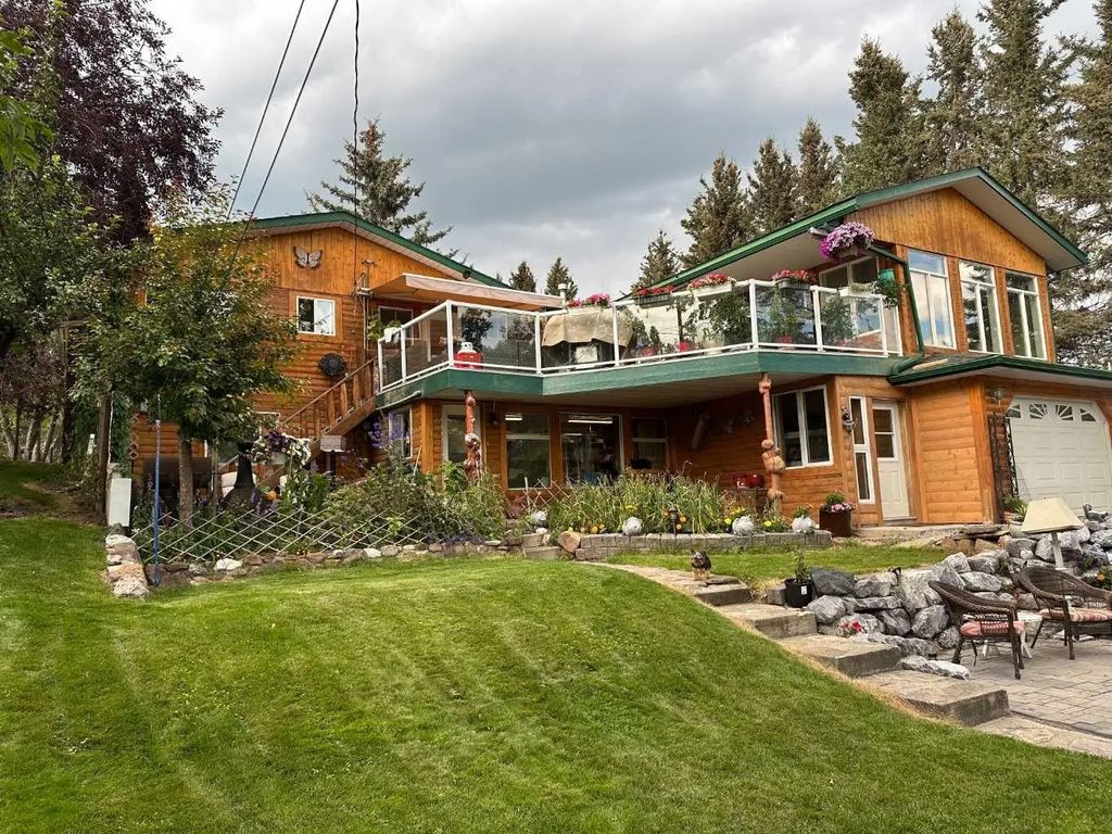 203 2 Street Ne, Sundre