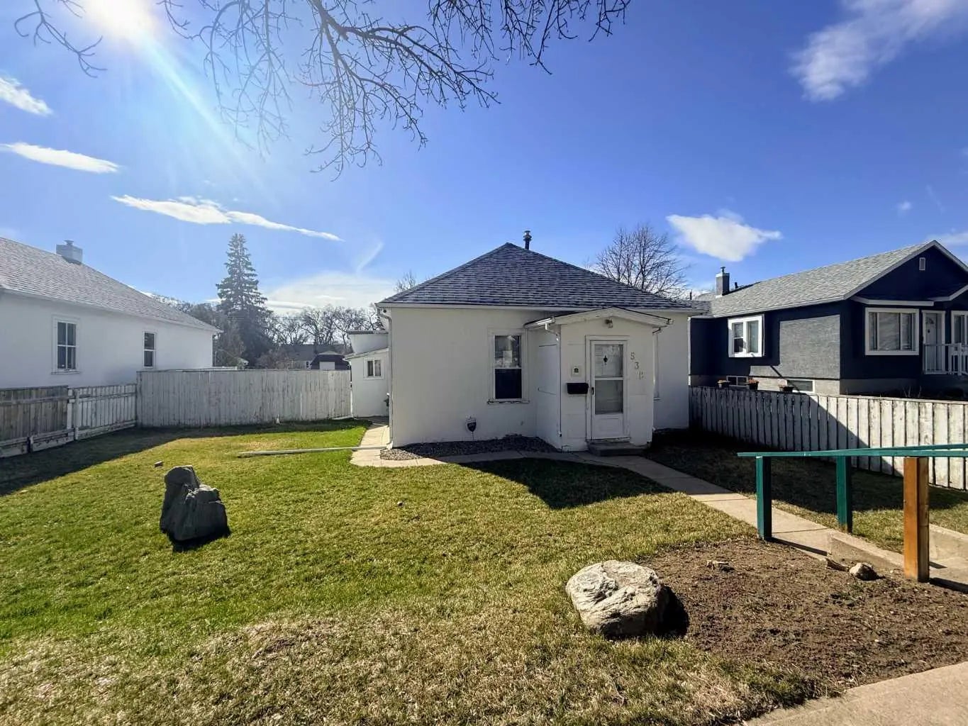 Photo of Listing #A2300777