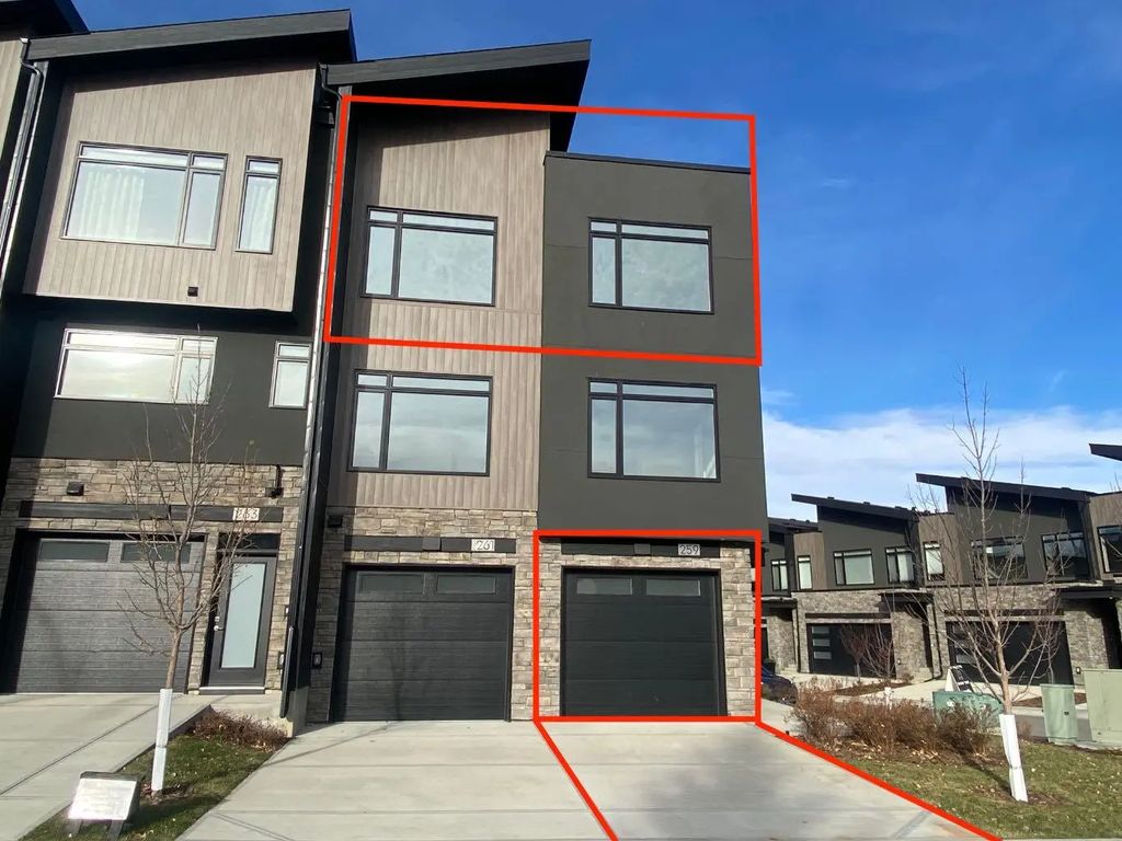 259 Royal Elm Road Nw, Calgary