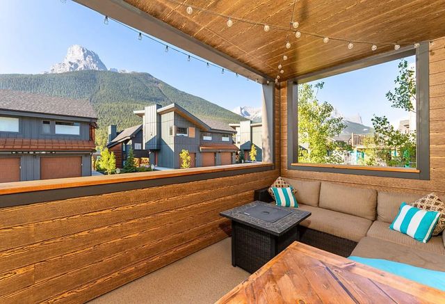 201g 209 Stewart Creek Rise , Canmore