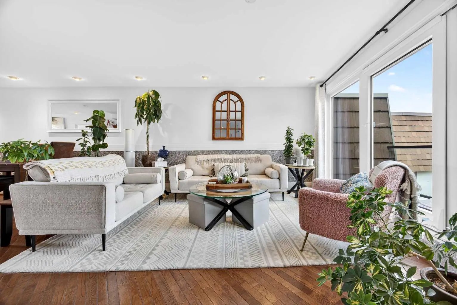 Photo of Listing #A2301290