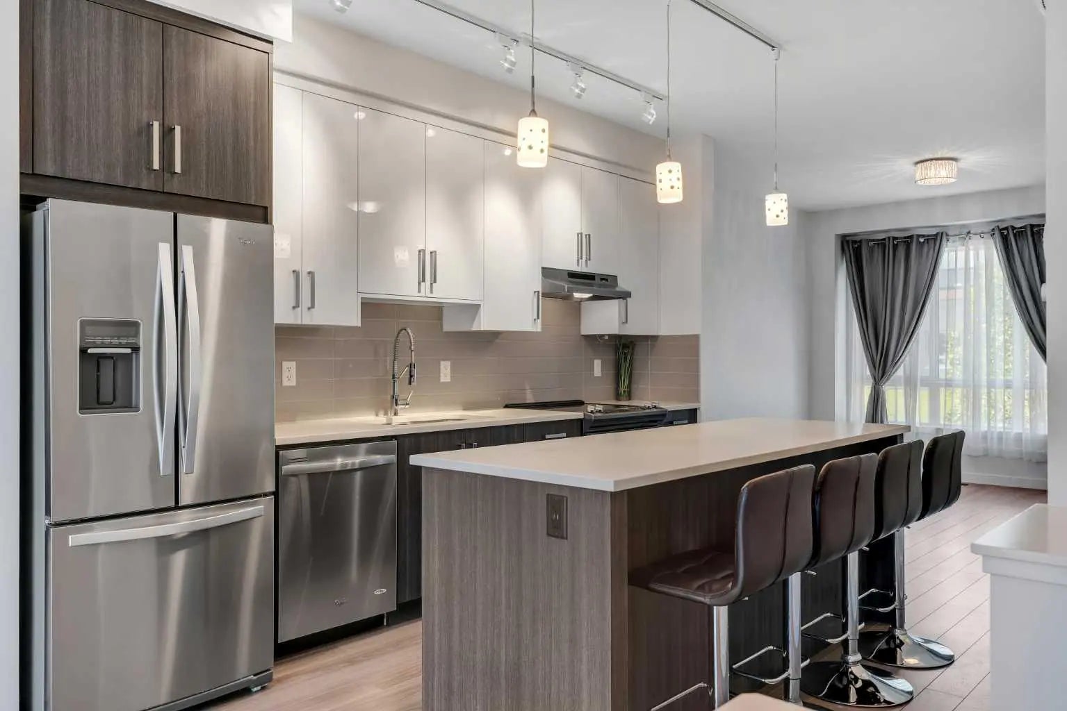 Photo of Listing #A2301404