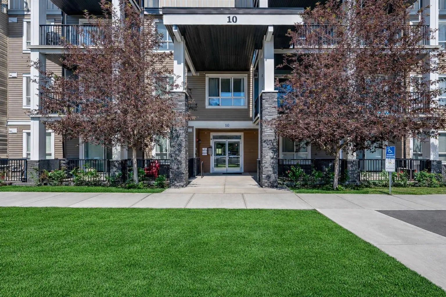 Photo of Listing #A2301564