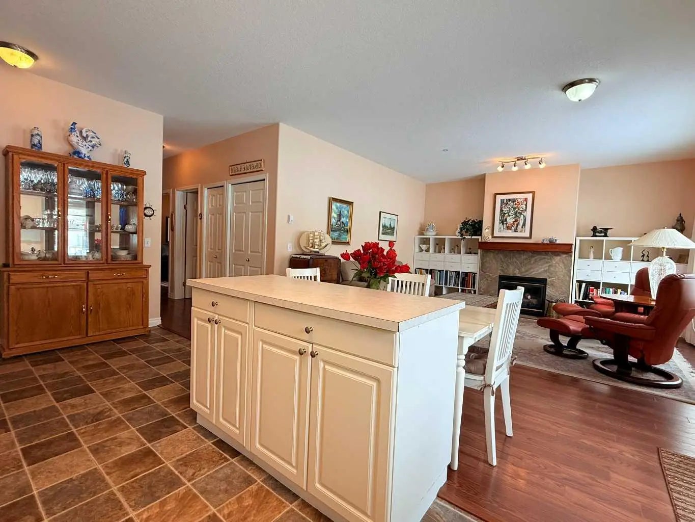 Photo of Listing #A2301603